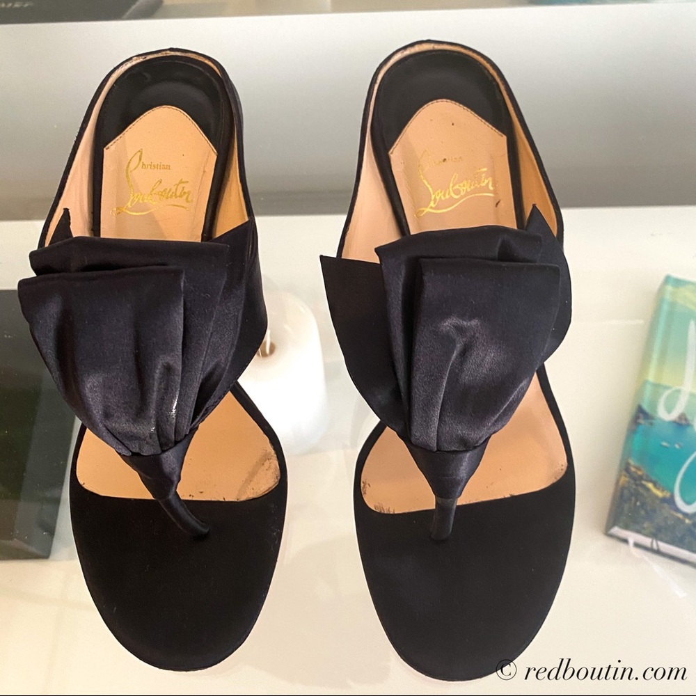 ♥️Sold LOUBOUTIN EN VOL CREPE SATIN SANDALS - Picture 3 of 8